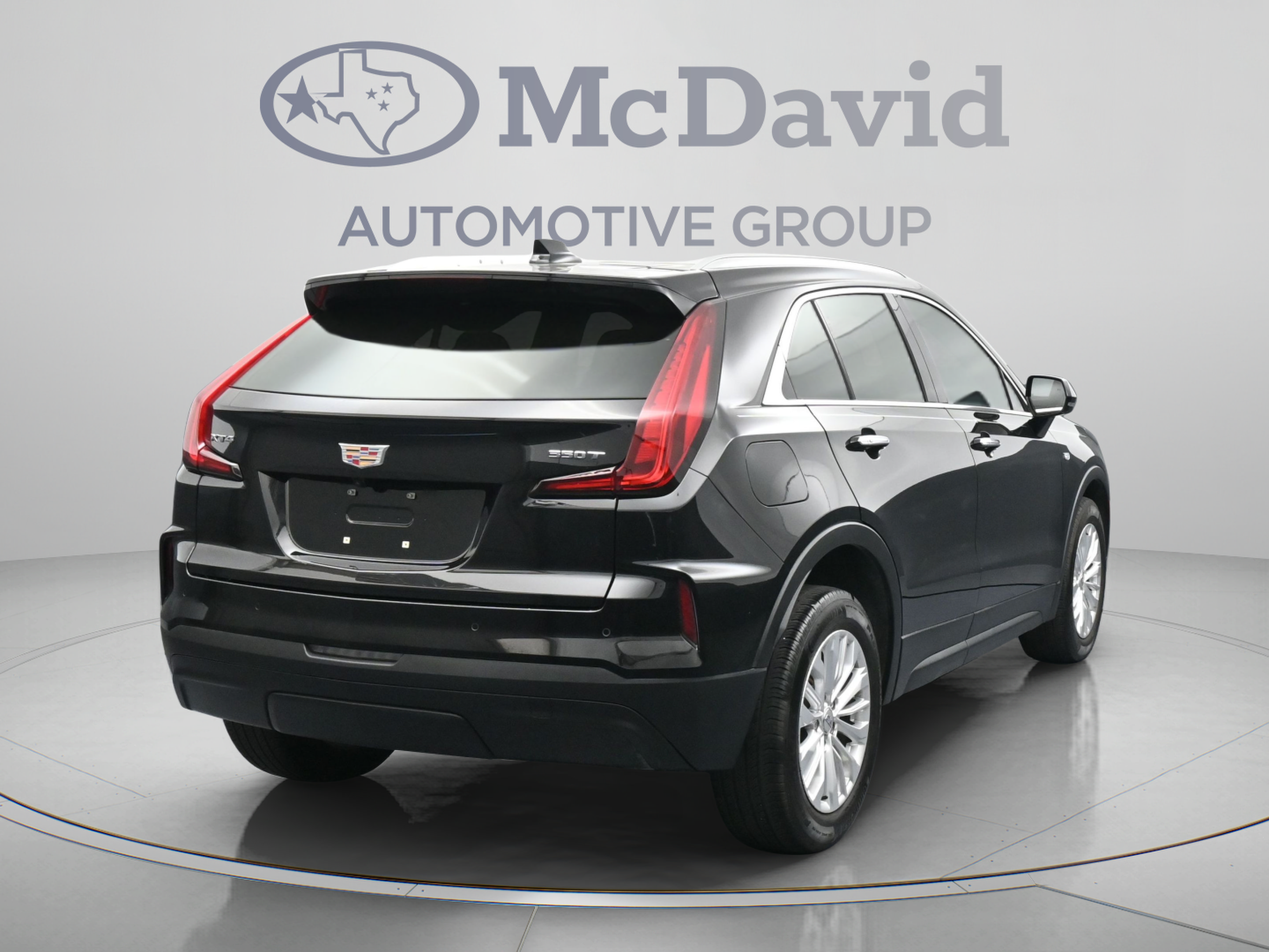 Used 2024 Cadillac XT4 Luxury w/ Cold Weather Package FWD image 8