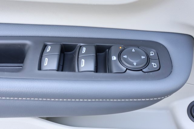 Certified 2022 GMC Terrain Denali w/ Denali Premium Package image 10