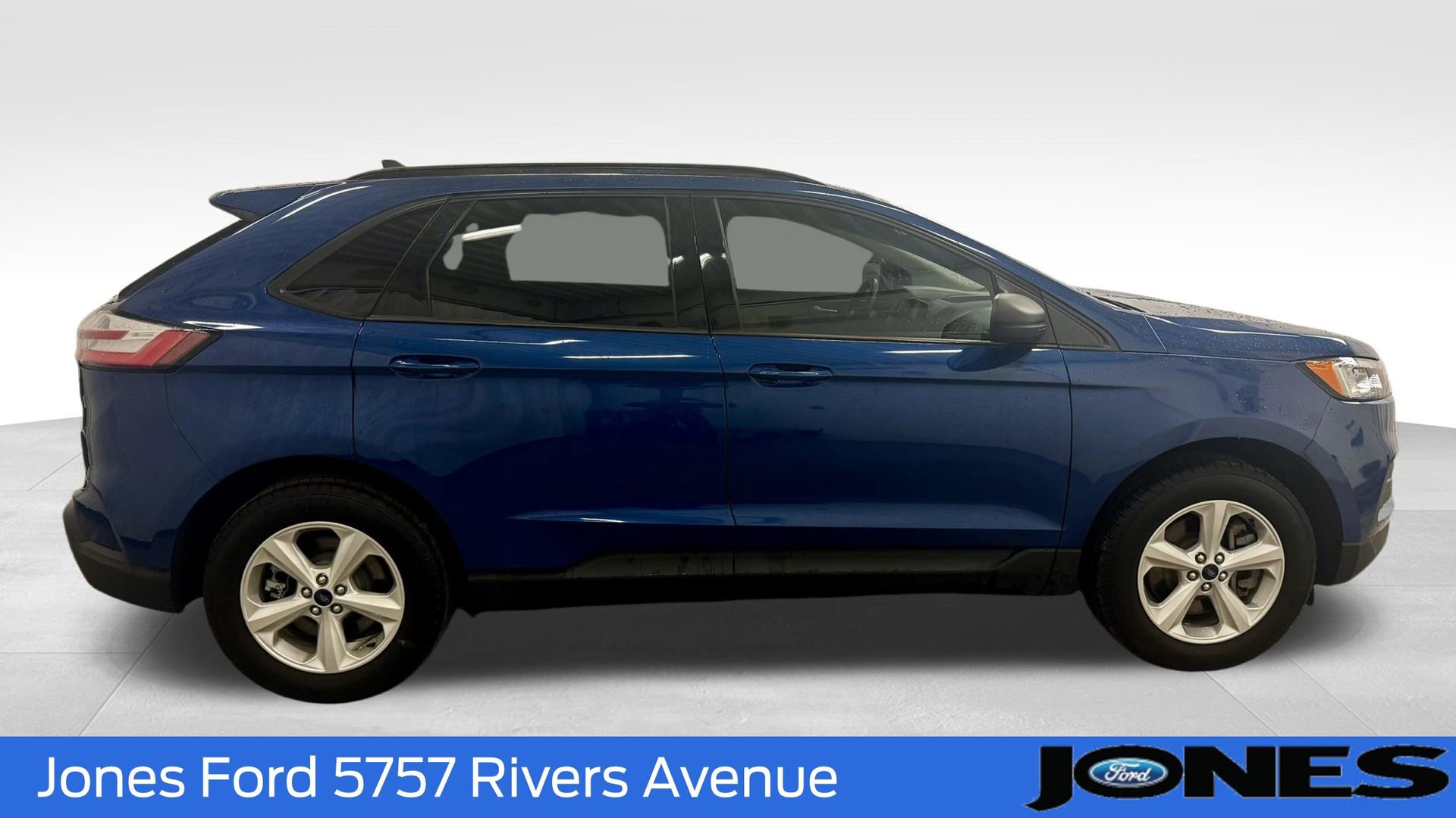 Used 2022 Ford Edge SE image 3