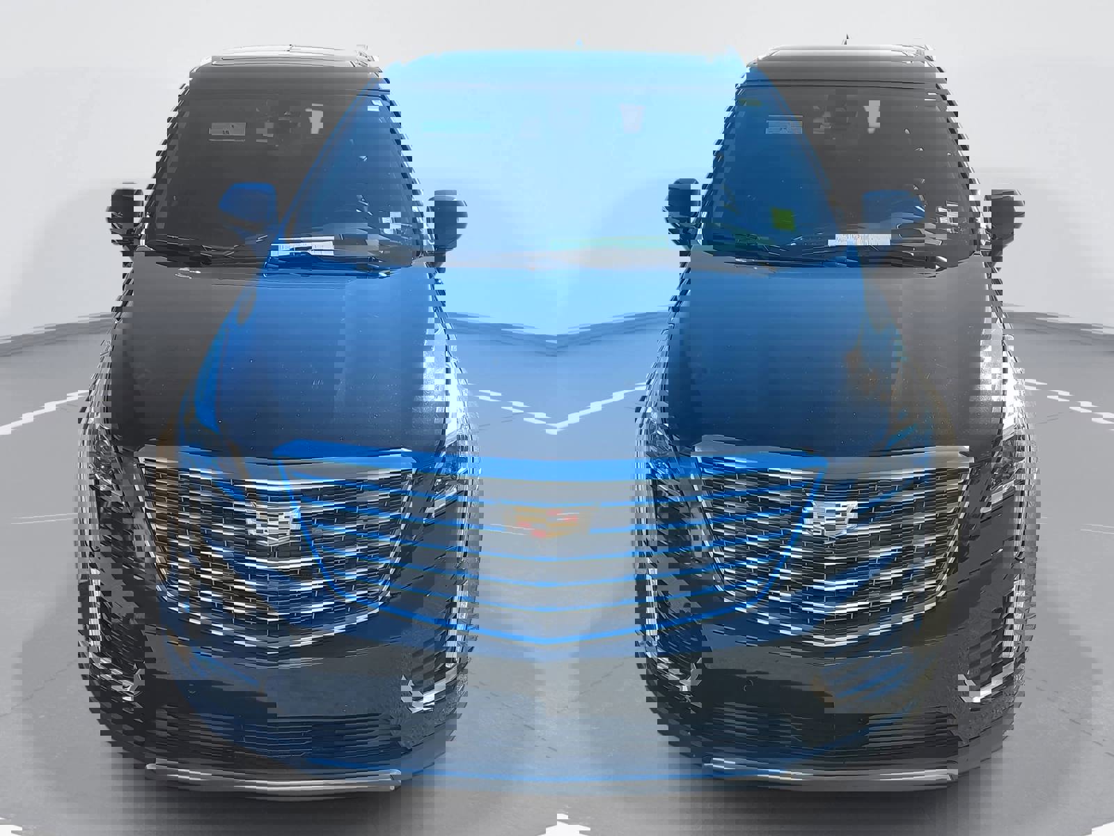 Used 2017 Cadillac XT5 Platinum image 2