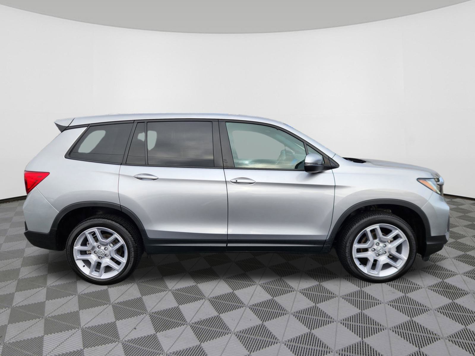 Certified 2025 Honda Passport EX-L image 6