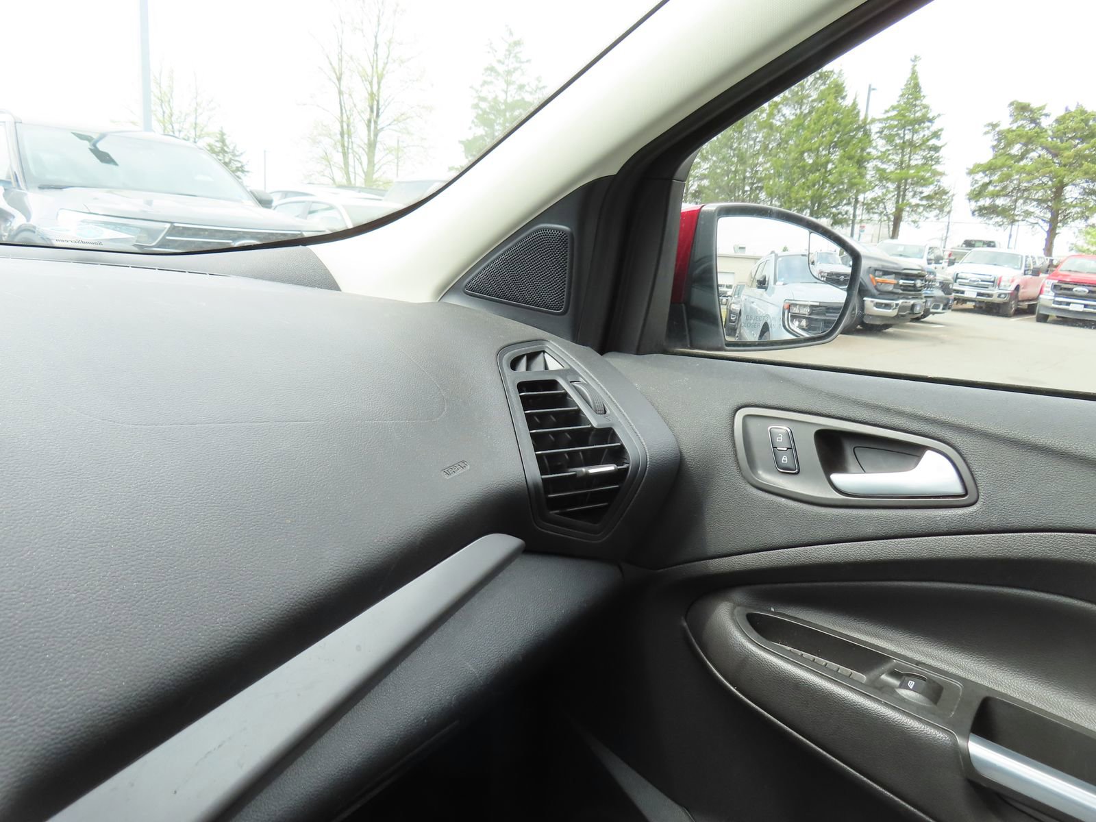 Used 2016 Ford Escape SE w/ Equipment Group 201A image 20