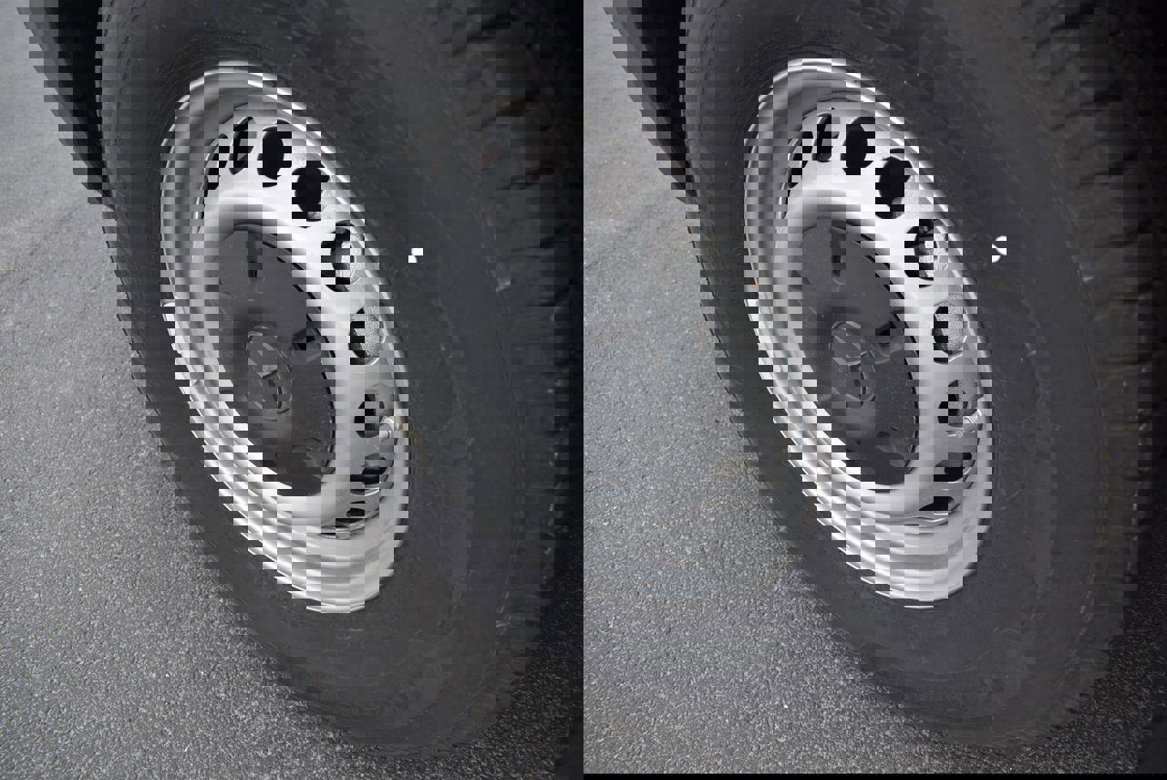 Used 2024 Mercedes-Benz Sprinter 144 Cargo image 16