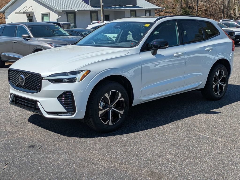 Used 2026 Volvo XC60 B5 Core AWD/4WD image 2