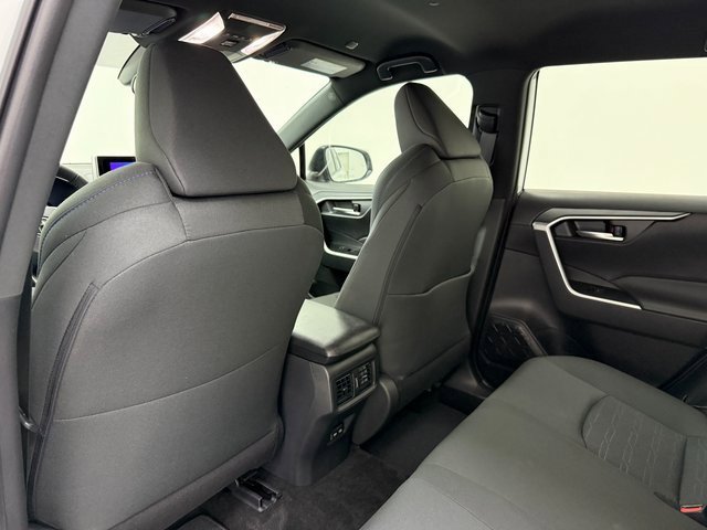Used 2024 Toyota RAV4 SE image 30