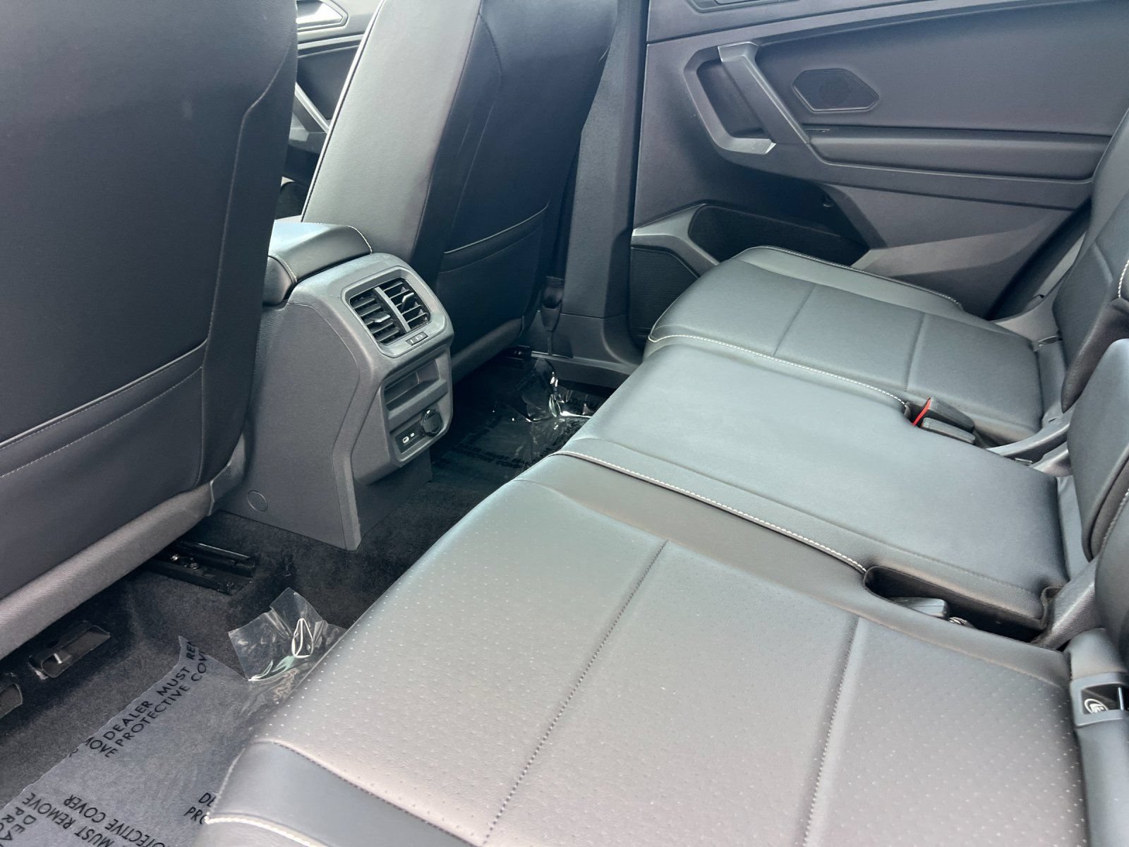 Used 2021 Volkswagen Tiguan SE FWD image 14