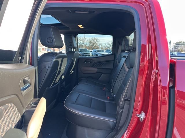 Used 2024 GMC Canyon Denali image 24