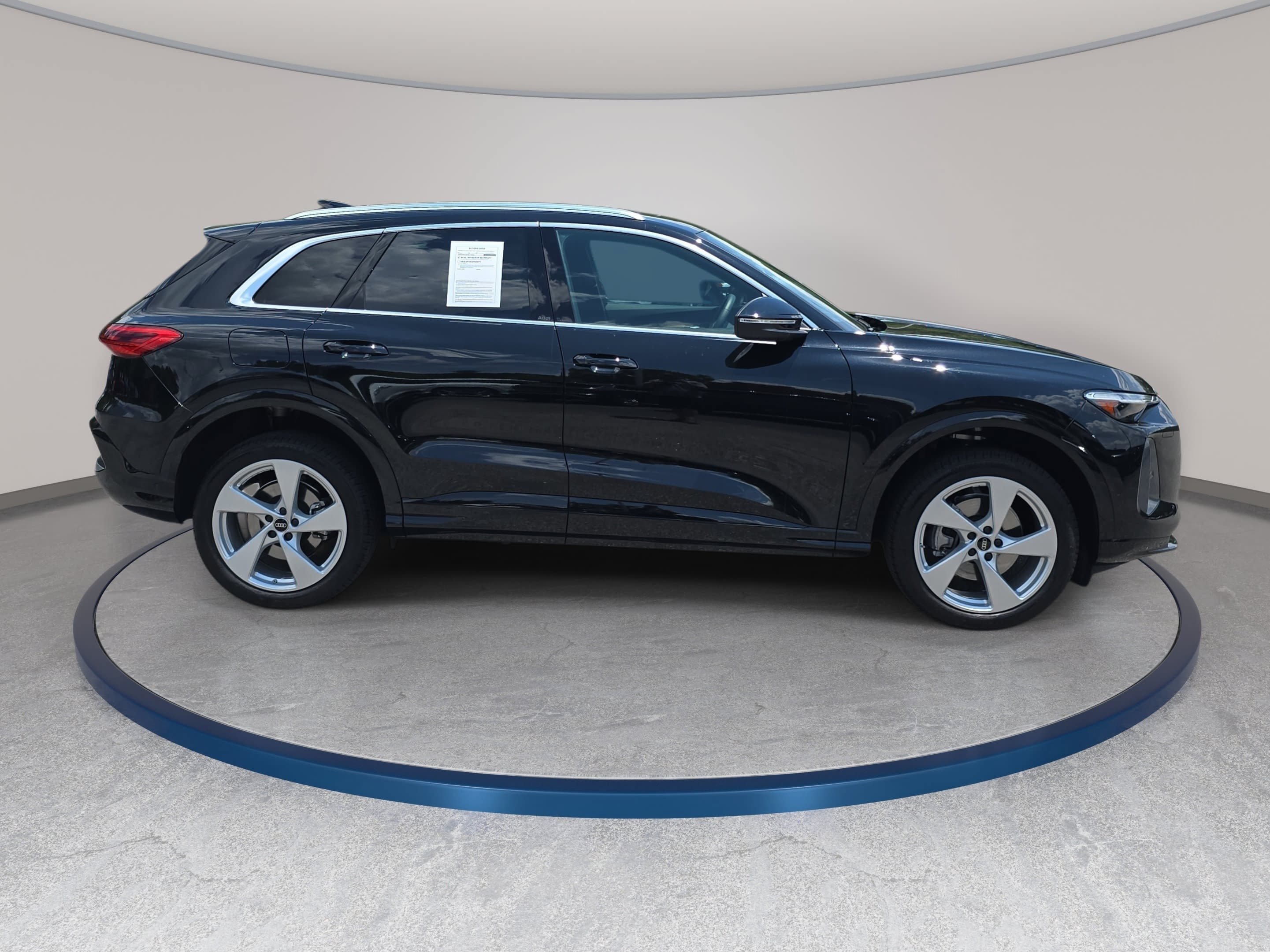 Used 2025 Audi Q5 Premium w/ Premium Plus AWD/4WD image 4