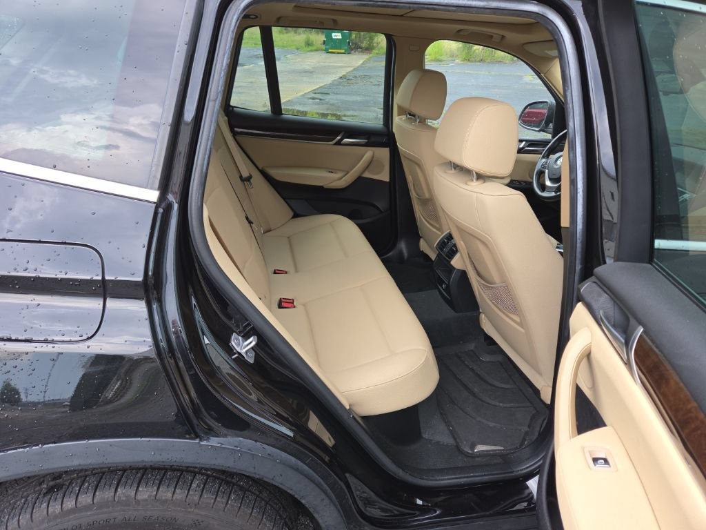 Used 2017 BMW X3 sDrive28i RWD image 8
