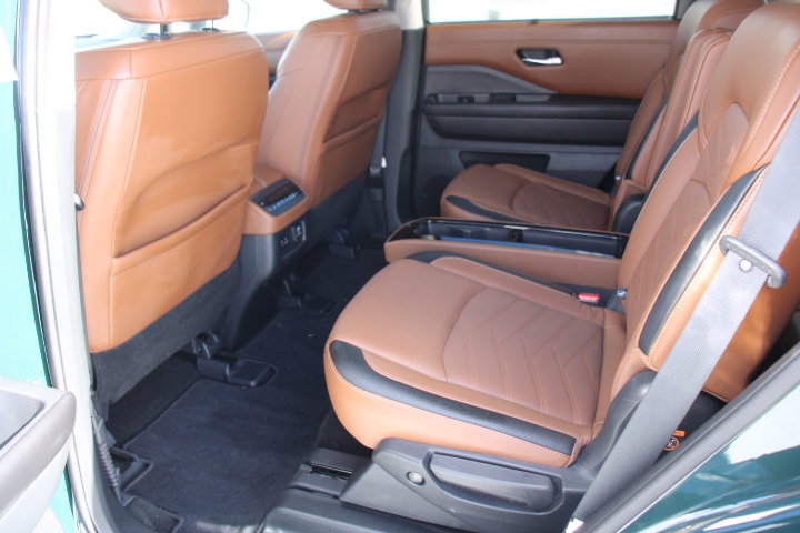 Used 2023 Nissan Pathfinder Platinum image 15