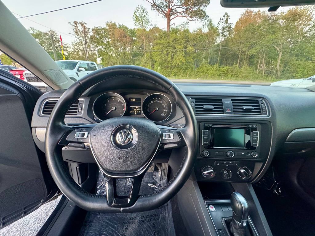 Used 2015 Volkswagen Jetta SE FWD image 15