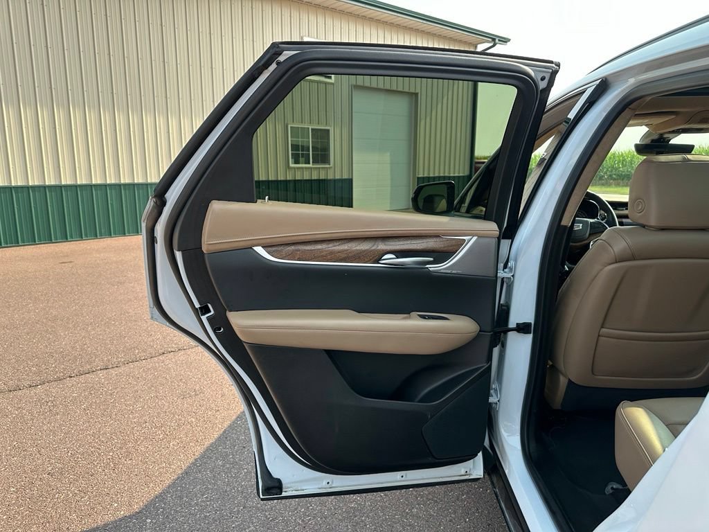 Used 2023 Cadillac XT5 Sportv w/ Platinum Package AWD/4WD image 21