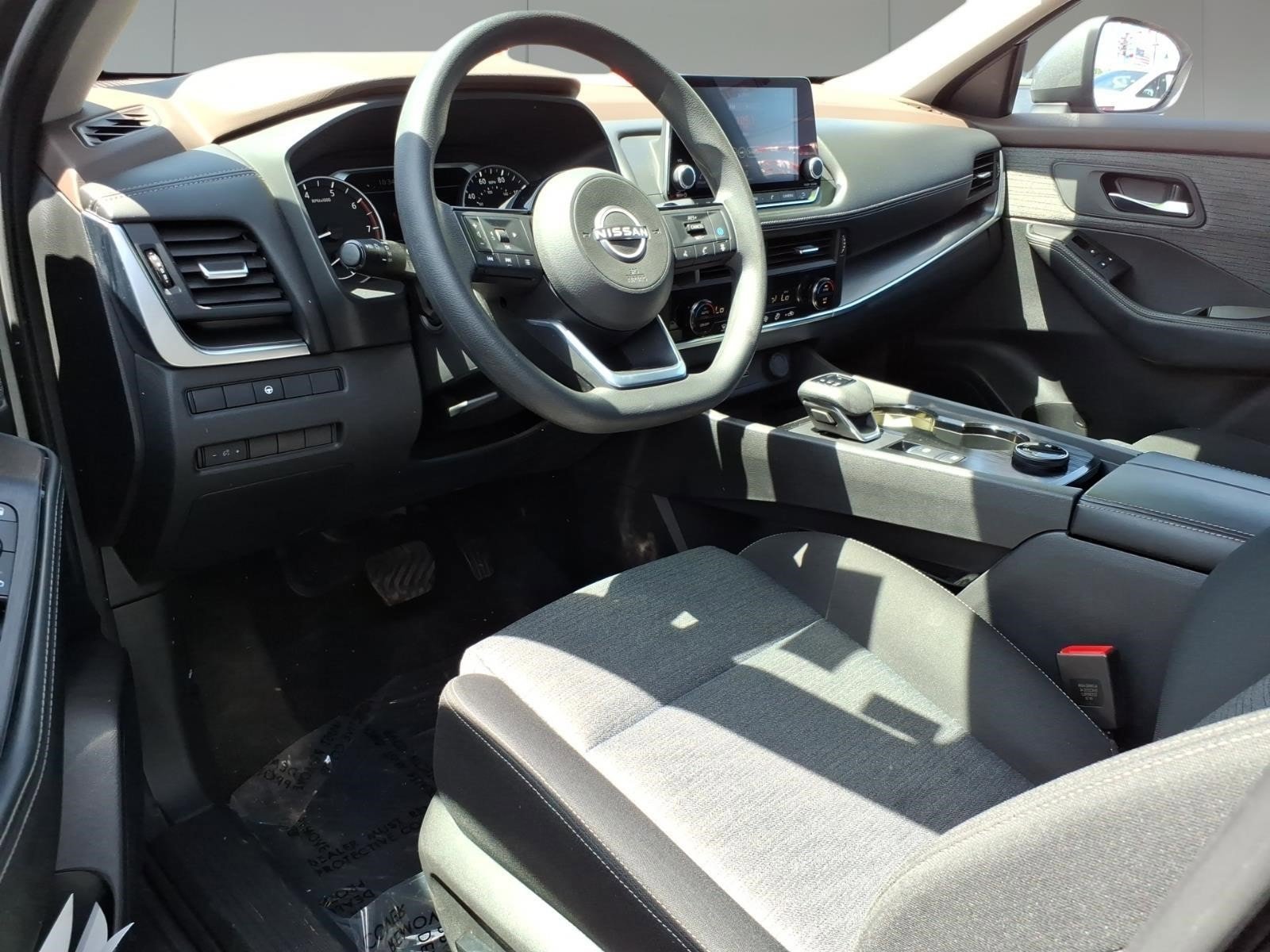 Used 2023 Nissan Rogue SV AWD/4WD image 8