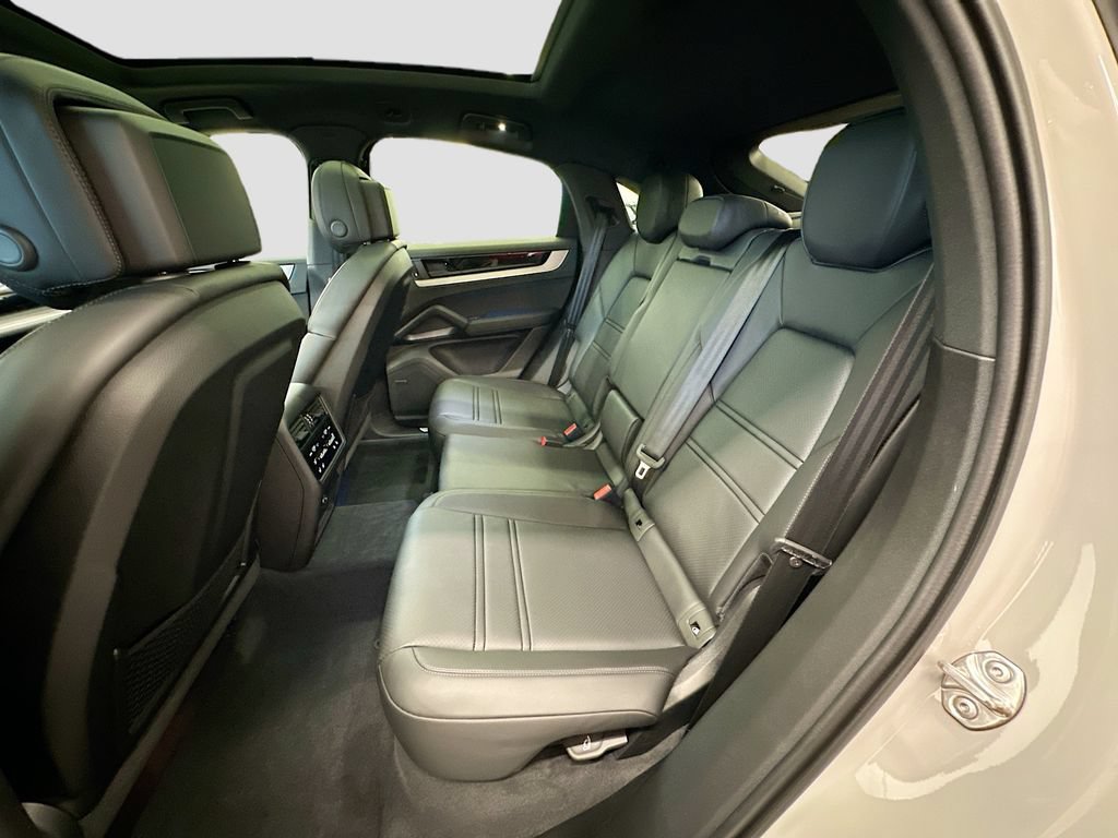 New 2026 Porsche Cayenne Coupe AWD/4WD image 24