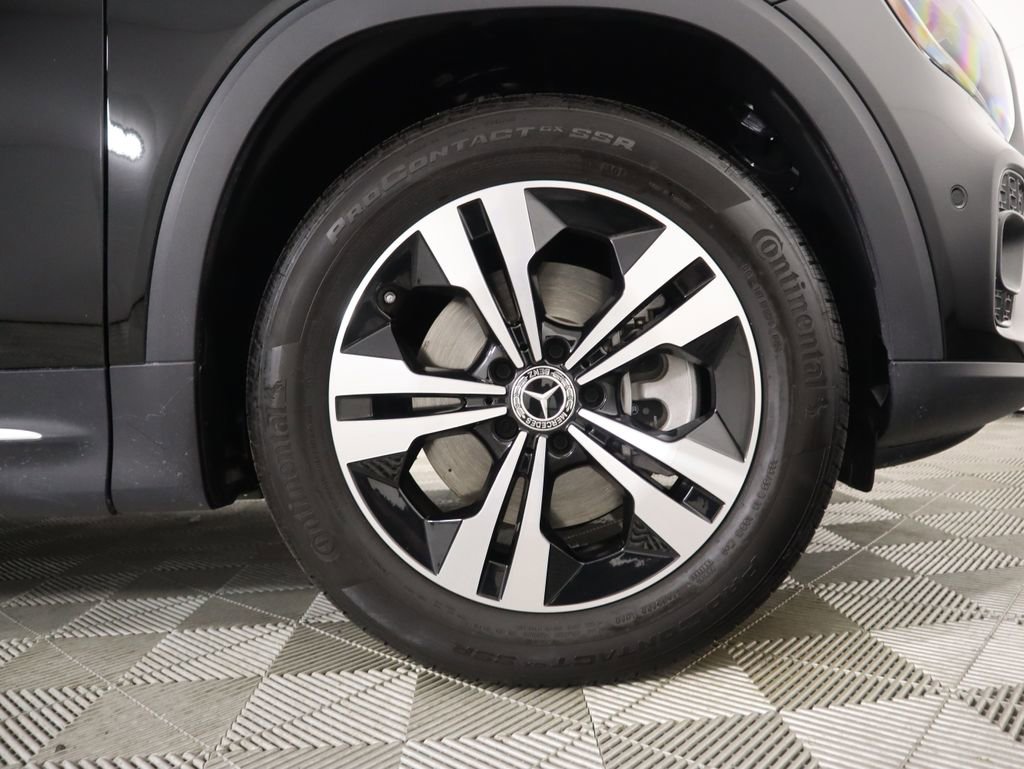 Certified 2025 Mercedes-Benz GLB 250 image 32