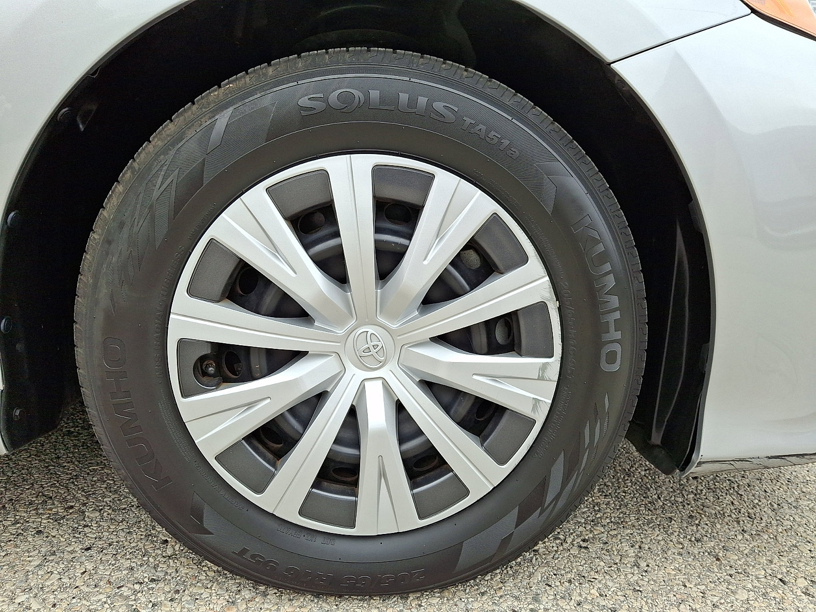 Used 2018 Toyota Camry LE w/ Protection Package (Q2) FWD image 8