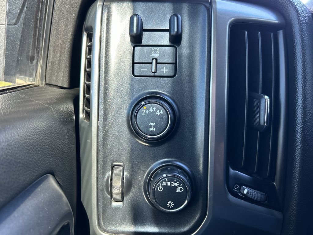 Used 2019 Chevrolet Silverado 2500 LT AWD/4WD image 14