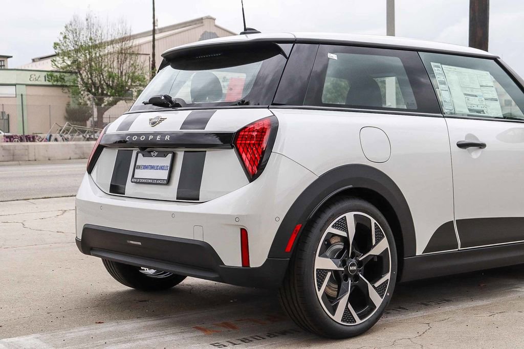 New 2026 MINI Cooper 2-Door Hardtop image 10