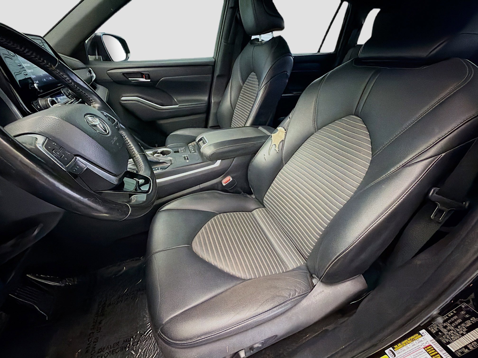 Used 2021 Toyota Highlander XSE image 11