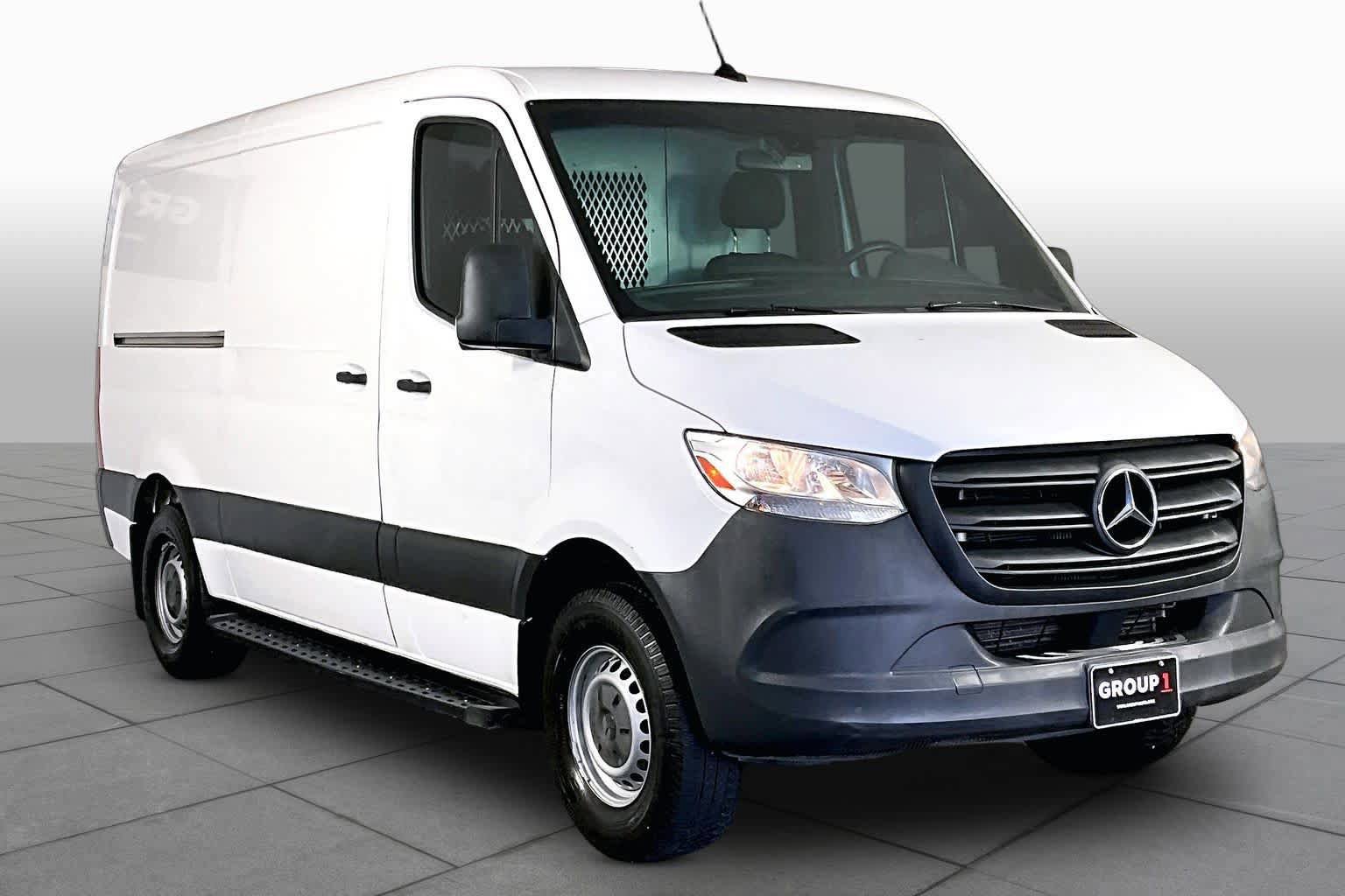 Used 2019 Mercedes-Benz Sprinter 144 image 3