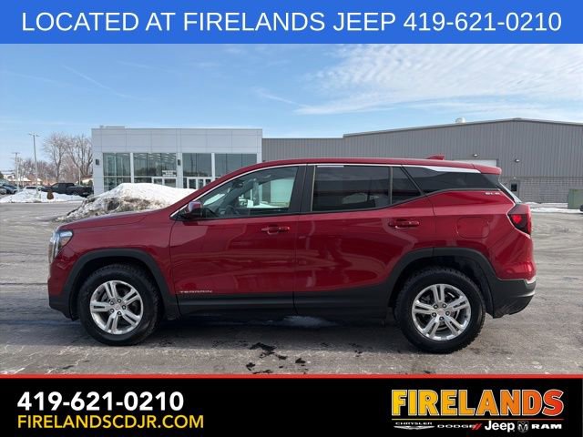 Used 2024 GMC Terrain SLE w/ LPO, Floor Liner Package image 4