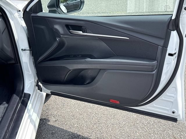 Used 2025 Toyota Camry LE AWD/4WD image 8