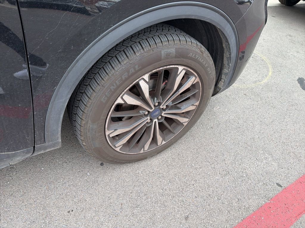 Used 2021 Ford Escape SE w/ SE Sport Appearance Package image 20