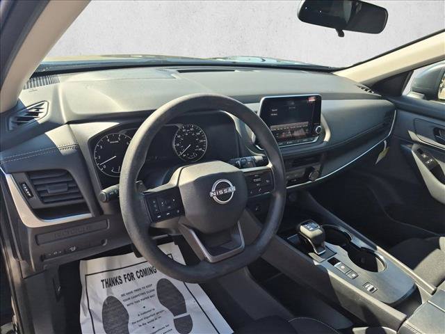 Used 2025 Nissan Rogue S FWD image 10