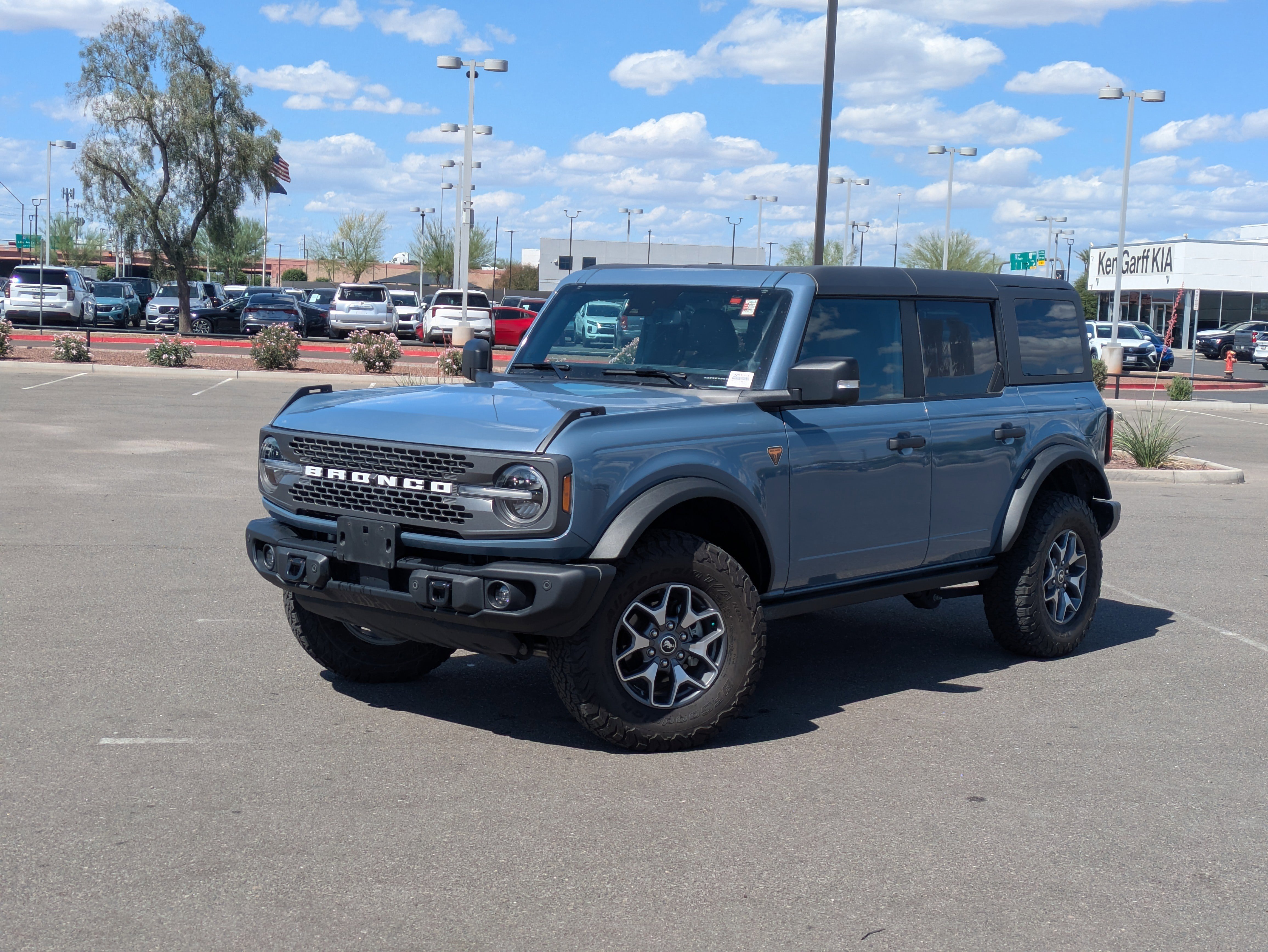 Used 2023 Ford Bronco Badlands image 36