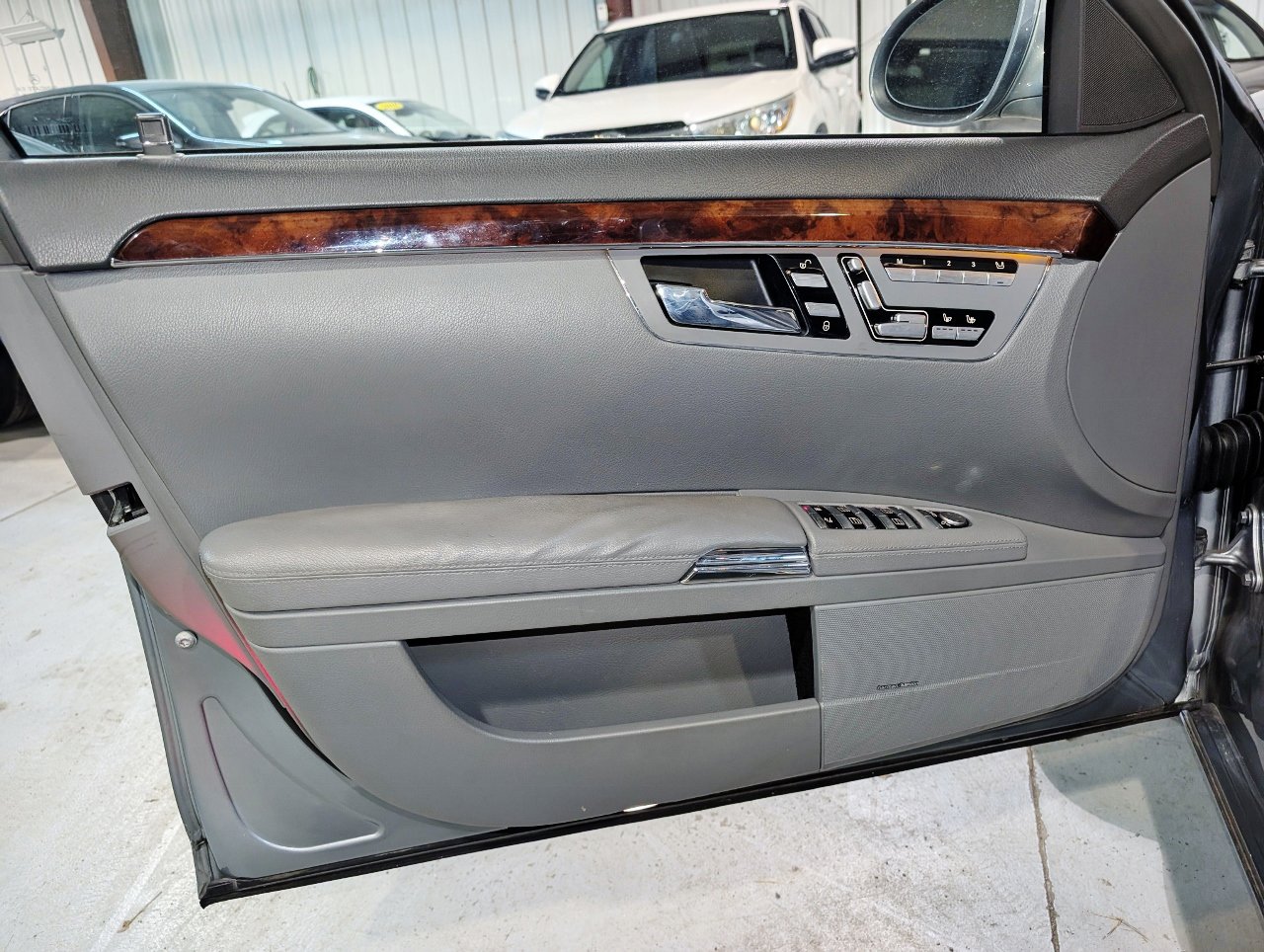 Used 2008 Mercedes-Benz S 550 4MATIC image 14