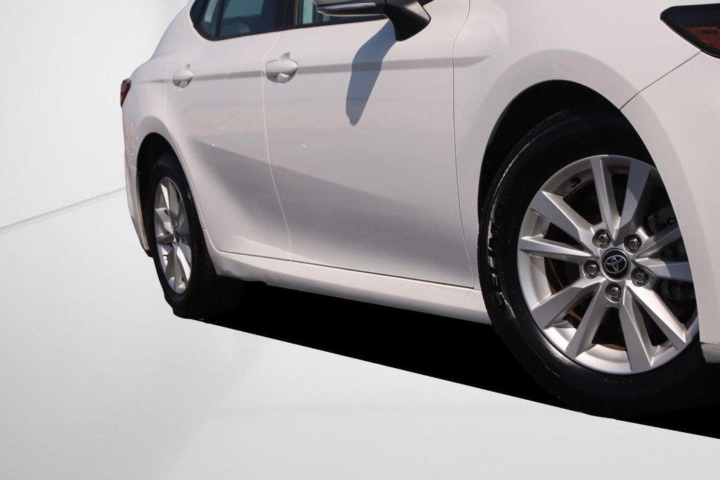 Used 2025 Toyota Camry LE image 4