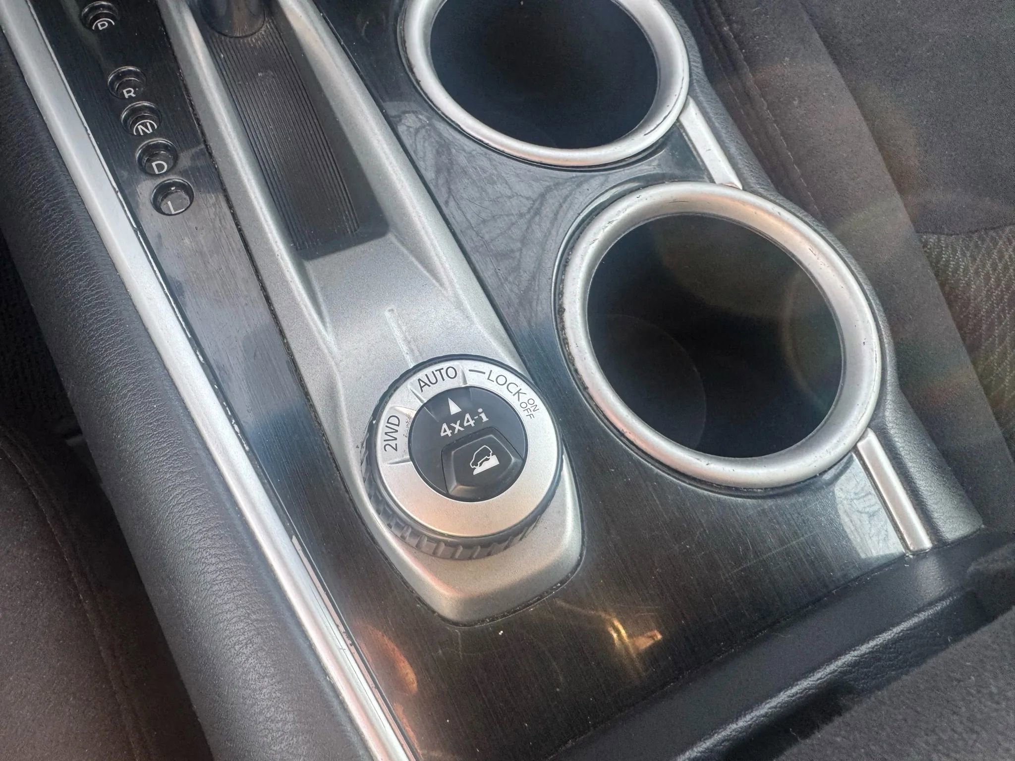 Used 2015 Nissan Pathfinder S image 32