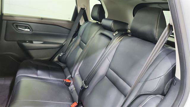 Used 2022 Nissan Rogue SL w/ SL Premium Package FWD image 23