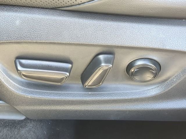 Used 2021 Toyota C-HR XLE image 24