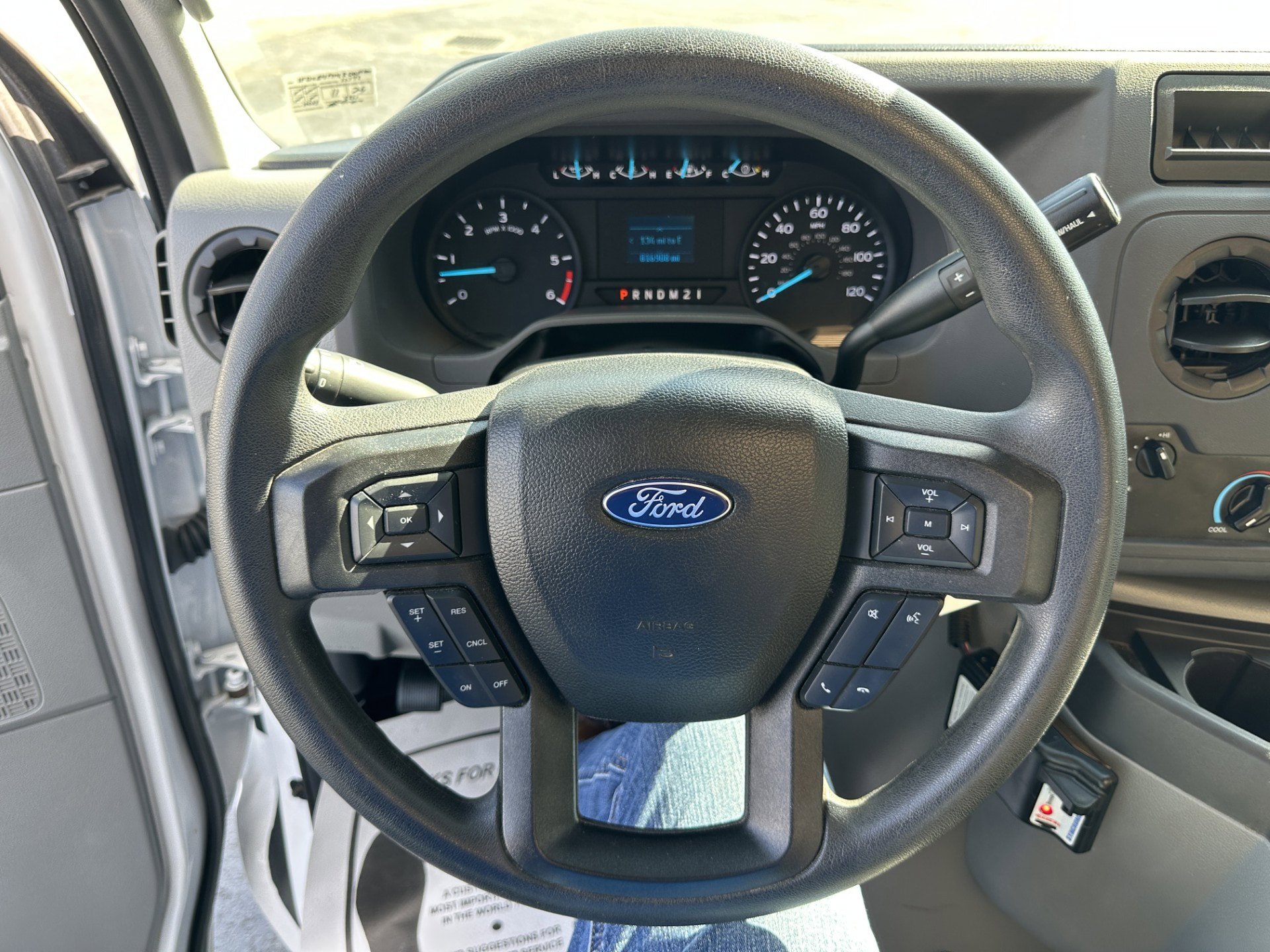 Used 2024 Ford E-450 and Econoline 450 Super Duty w/ Interior Upgrade Package RWD image 15