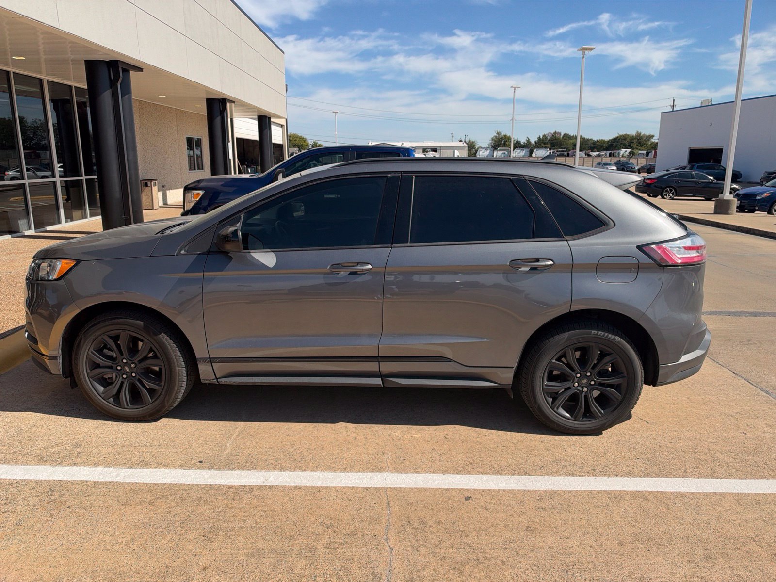 Used 2022 Ford Edge SE w/ Black Appearance Package AWD/4WD image 4