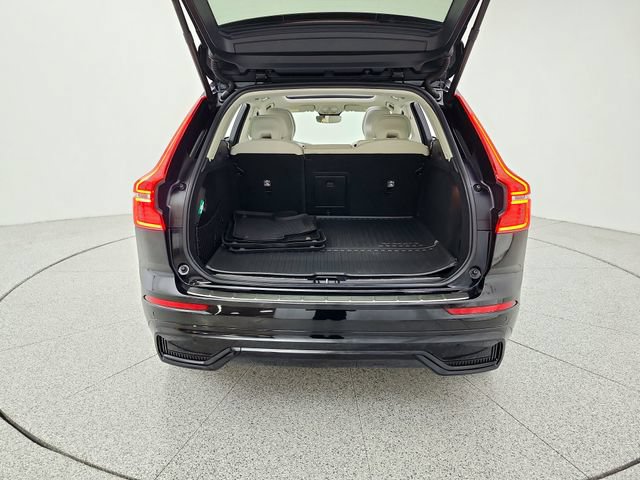 Used 2024 Volvo XC60 T8 Ultimate AWD/4WD image 19
