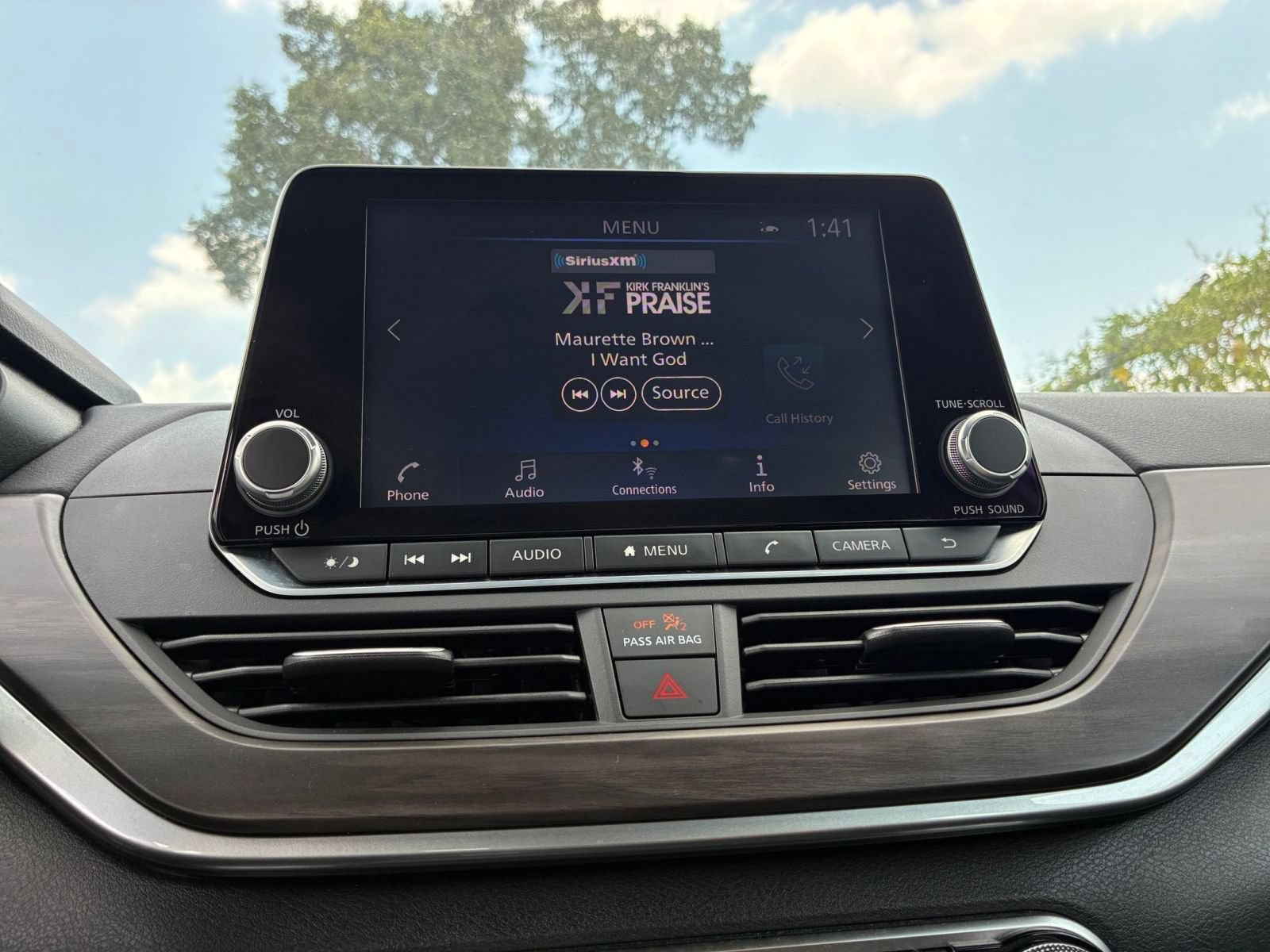 Used 2025 Nissan Altima 2.5 SV FWD image 19