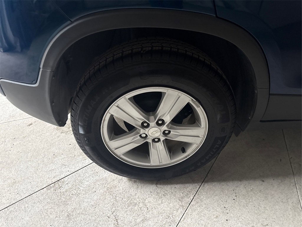 Used 2020 Chevrolet Trax LT w/ LT Convenience Package image 20