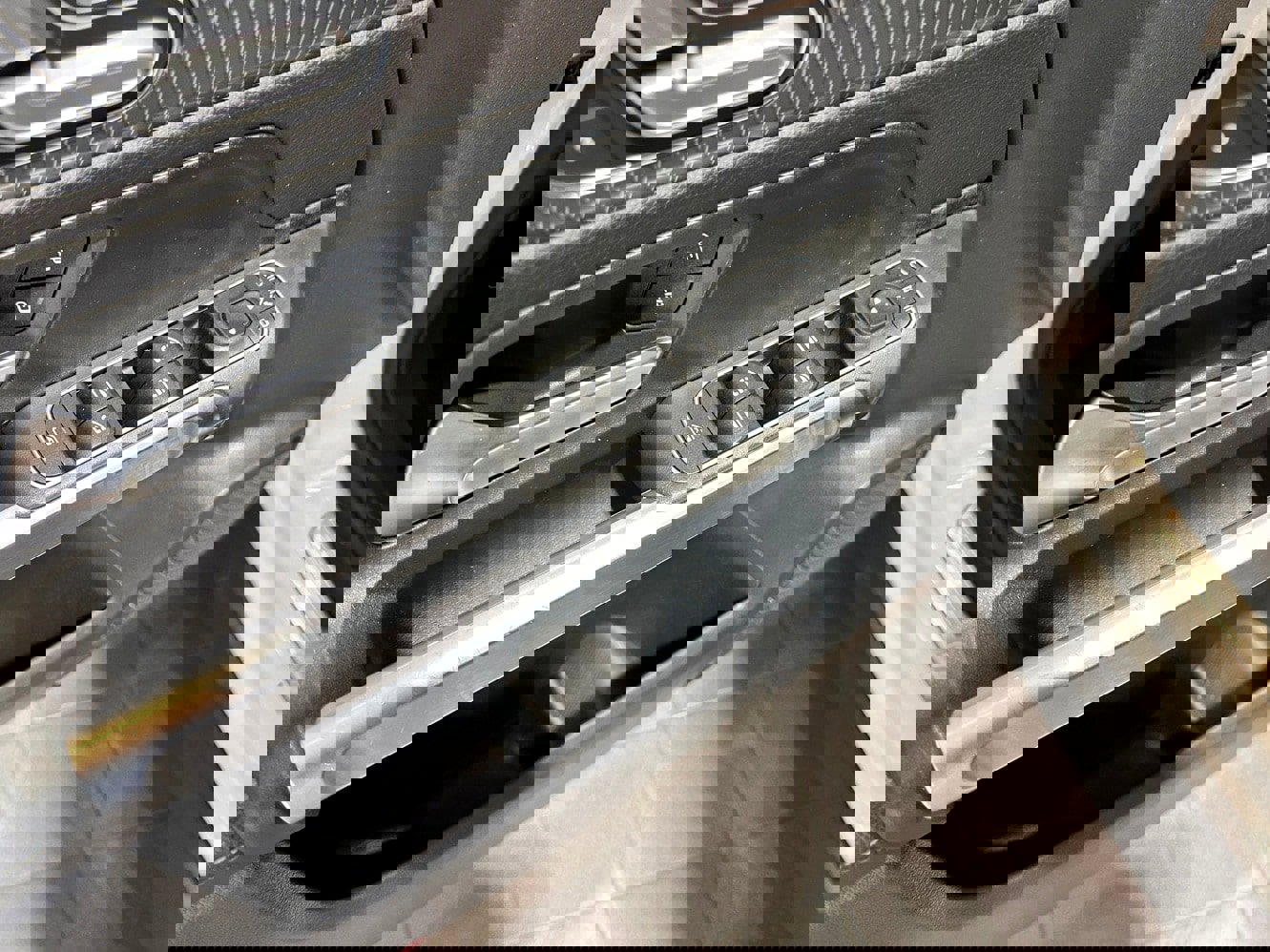 Used 2022 Mercedes-Benz GLB 250 4MATIC image 13