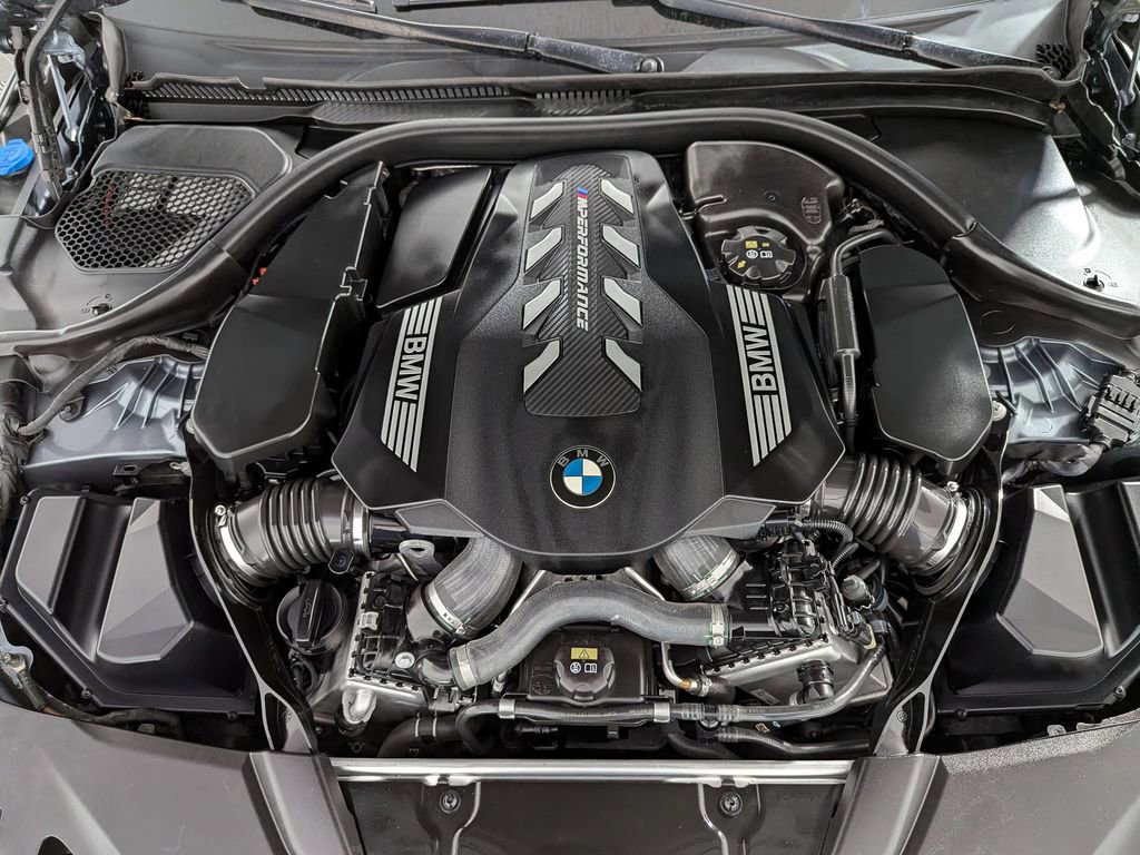 Used 2021 BMW M550i xDrive image 48