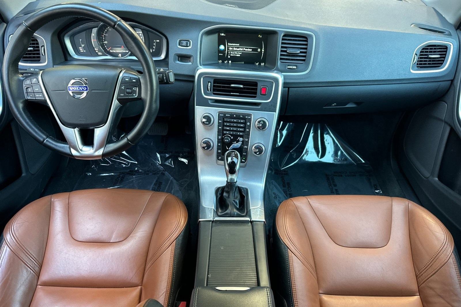 Used 2017 Volvo S60 T5 Inscription Platinum image 16