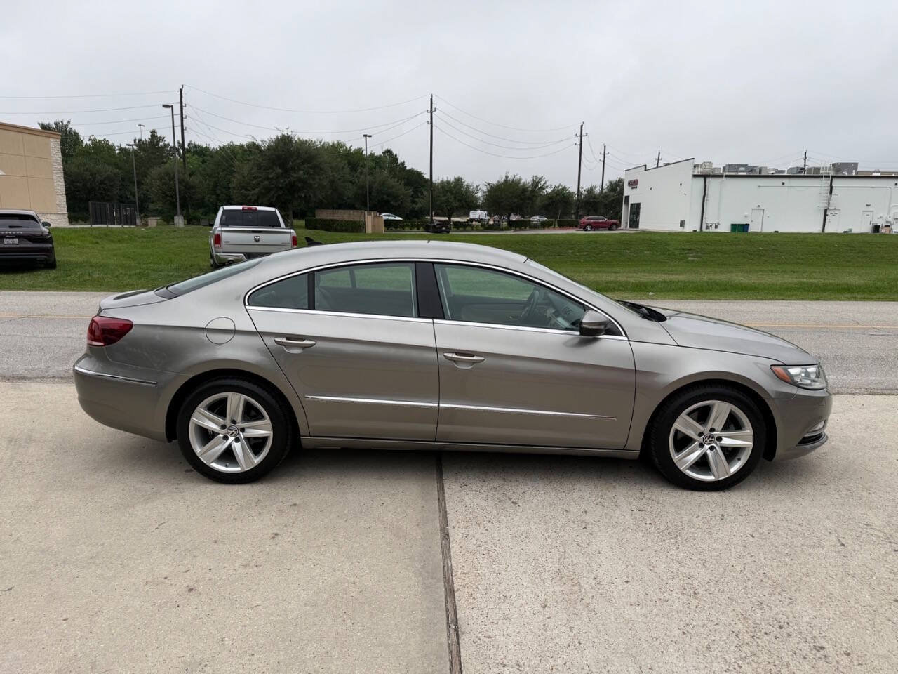 Used 2013 Volkswagen CC Sport FWD image 5