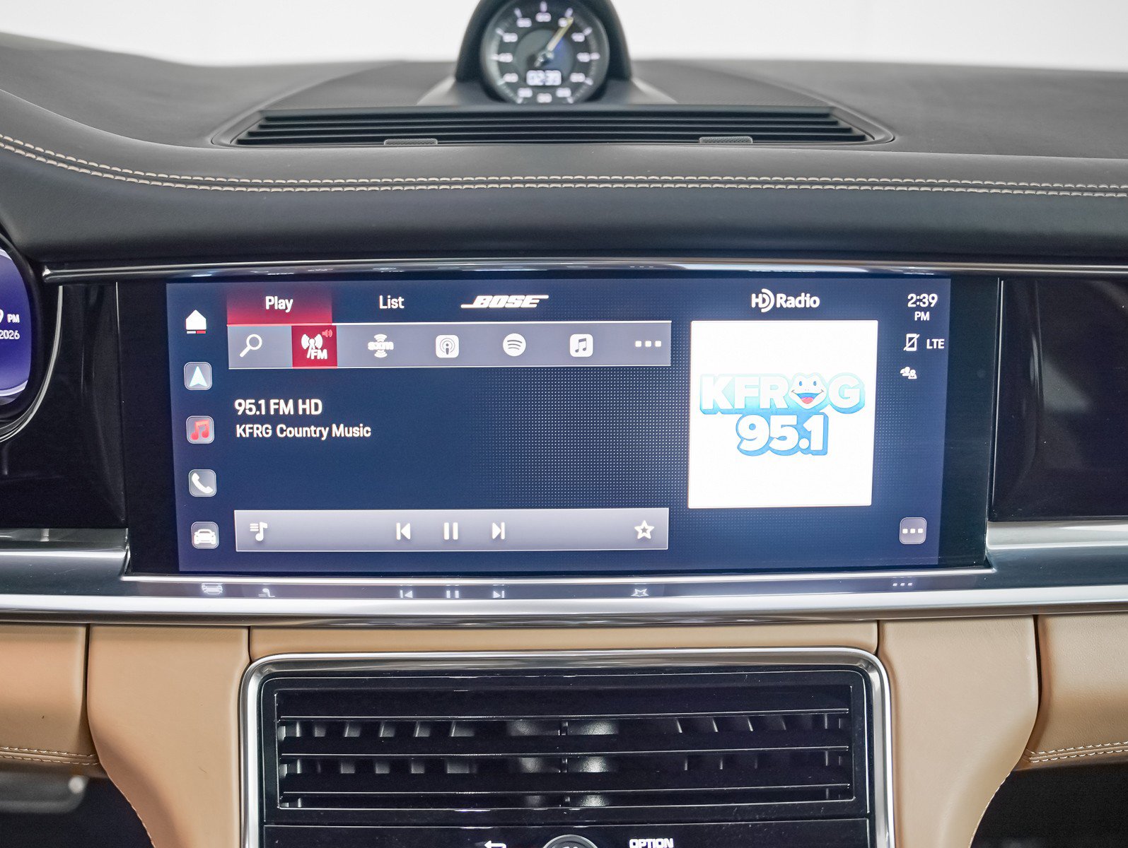 Certified 2023 Porsche Panamera 4S image 23