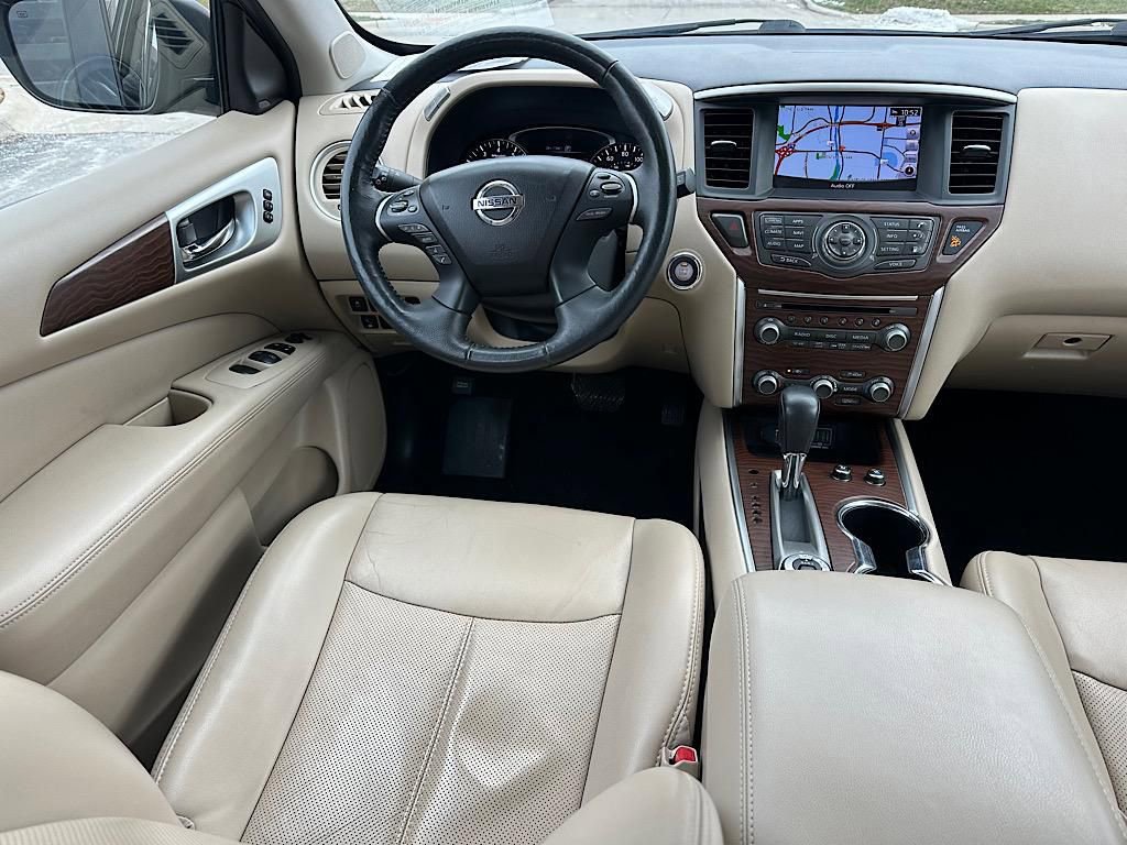 Used 2018 Nissan Pathfinder Platinum image 23
