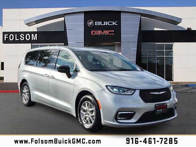 Used 2024 Chrysler Pacifica Touring-L