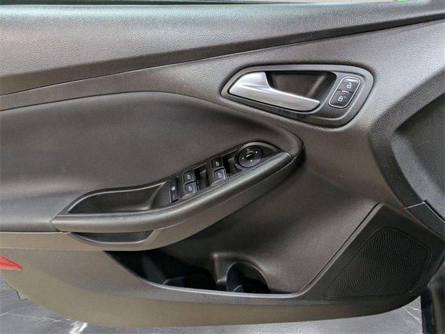 Used 2018 Ford Focus SE w/ SE Winter Package image 13