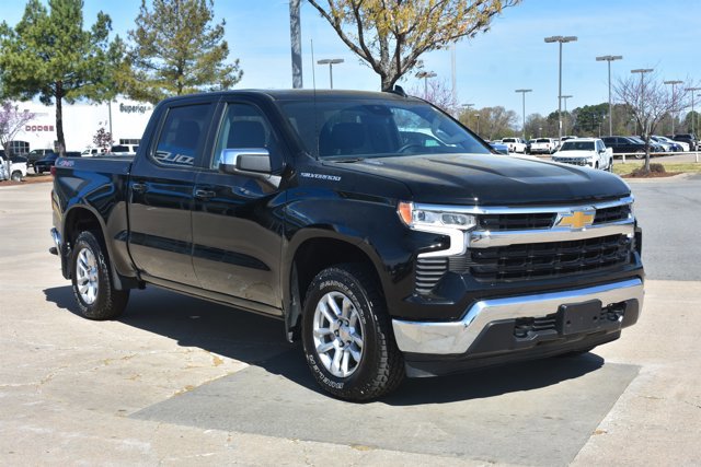 Used 2025 Chevrolet Silverado 1500 LT image 3