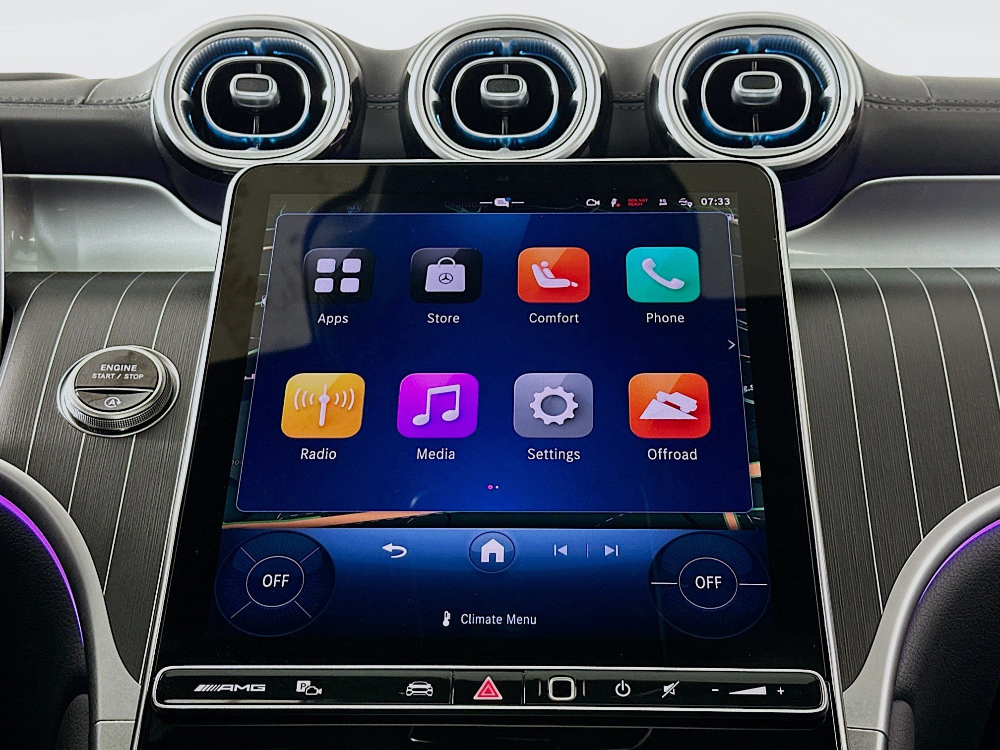 Used 2025 Mercedes-Benz GLC 43 AMG 4MATIC w/ Driver Assistance Package image 12