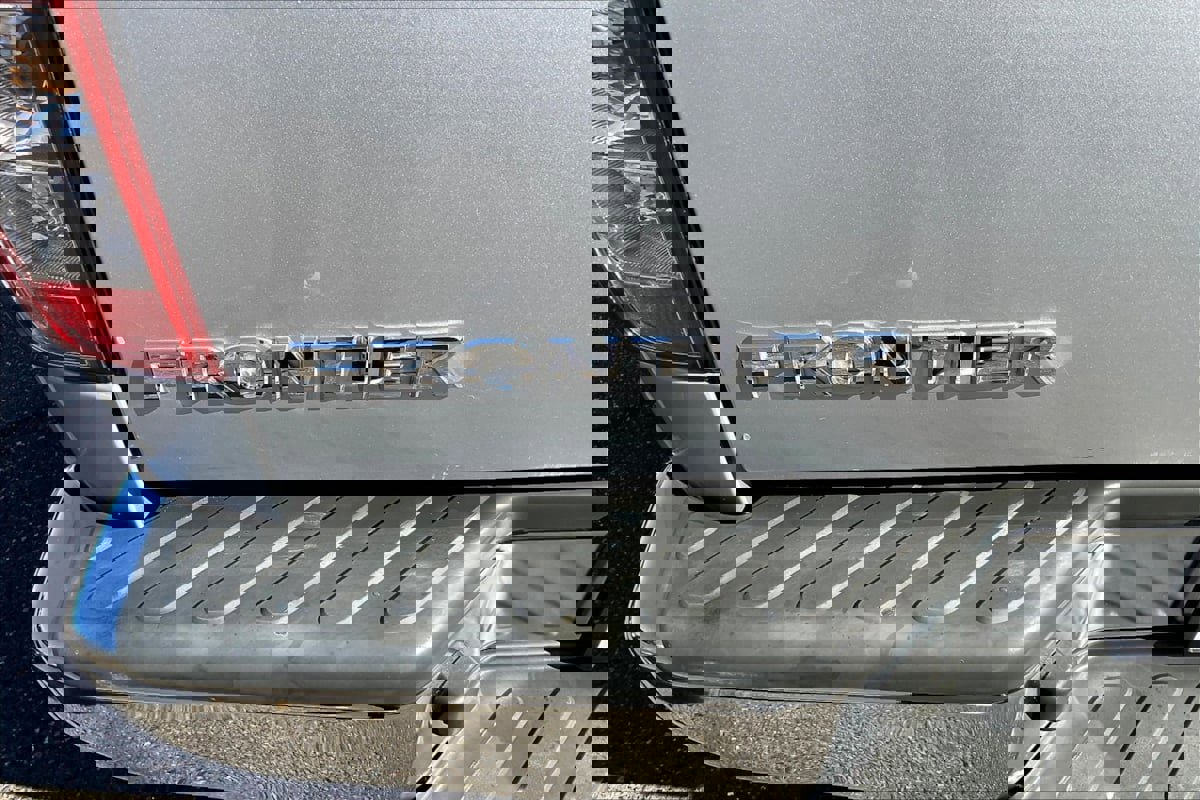 Used 2006 Nissan Frontier NISMO w/ (J01) Sunroof Pkg image 24